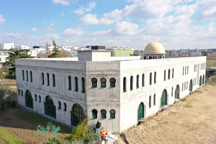 Installation des planchers Chauffants à la mosquée de Carrières Sous Poissy